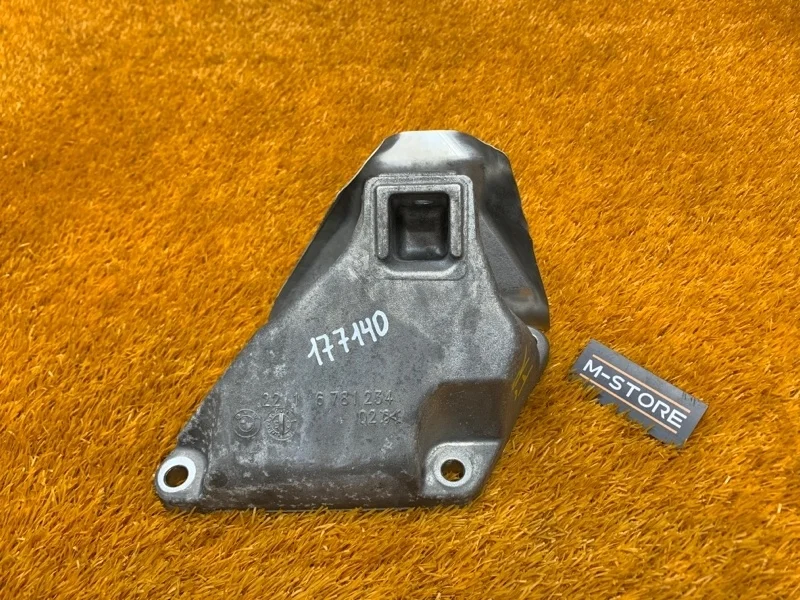 Кронштейн подушки двигателя Bmw 5-Series 2012 22116781234 F10 N20B20B, правый