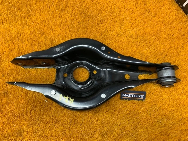 Рычаг подвески нижний Bmw 3-Series 2012 33326792541 F30 N47D20C, задний правый