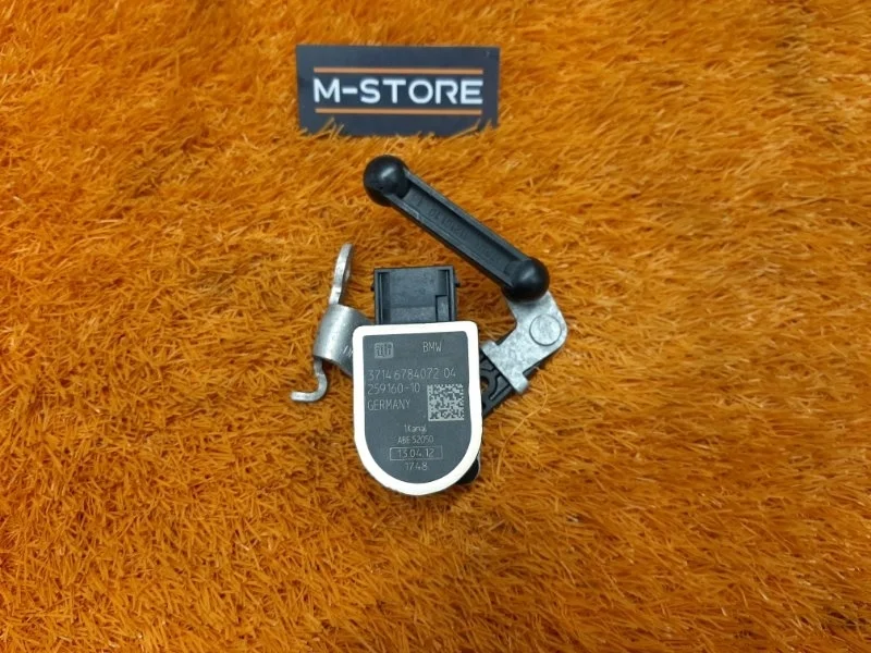 Датчик высоты дорожного просвета Bmw 5-Series 2012 37146784072 F10 N20B20B, передний левый