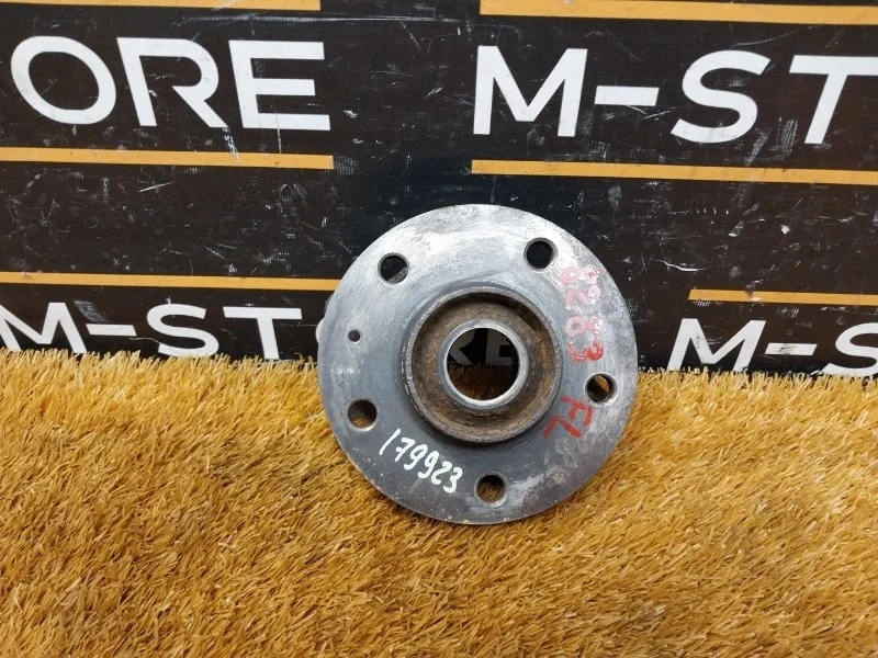 Ступица Audi A5 2010 8K0407615B 8T CDNC, передняя левая