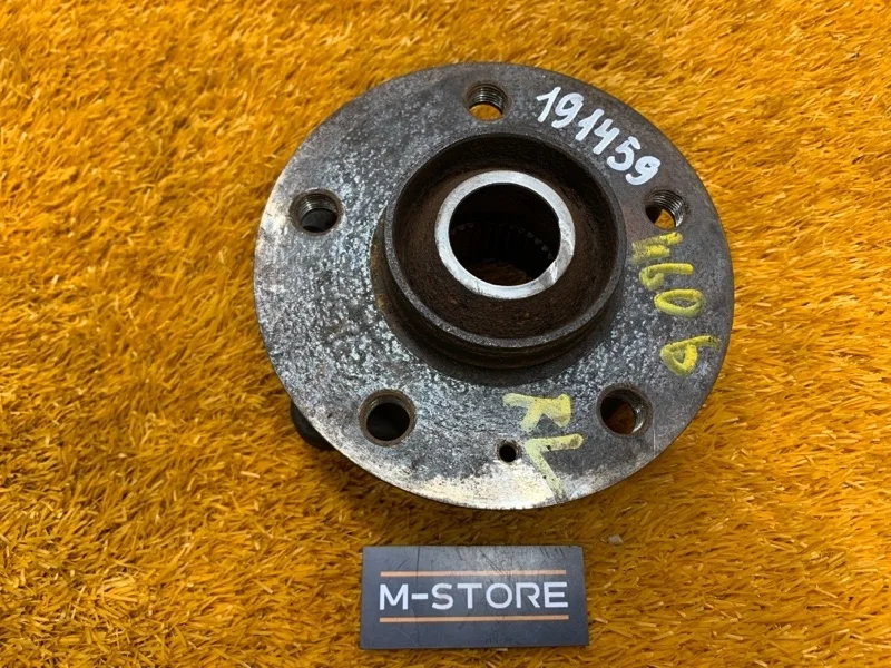 Ступица Audi A4 2011 8K0407615B B8/8K CDNC, задняя левая