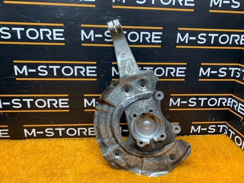 Кулак поворотный Bmw 5-Series 2011 31216775769 F10 N52B30A, передний левый