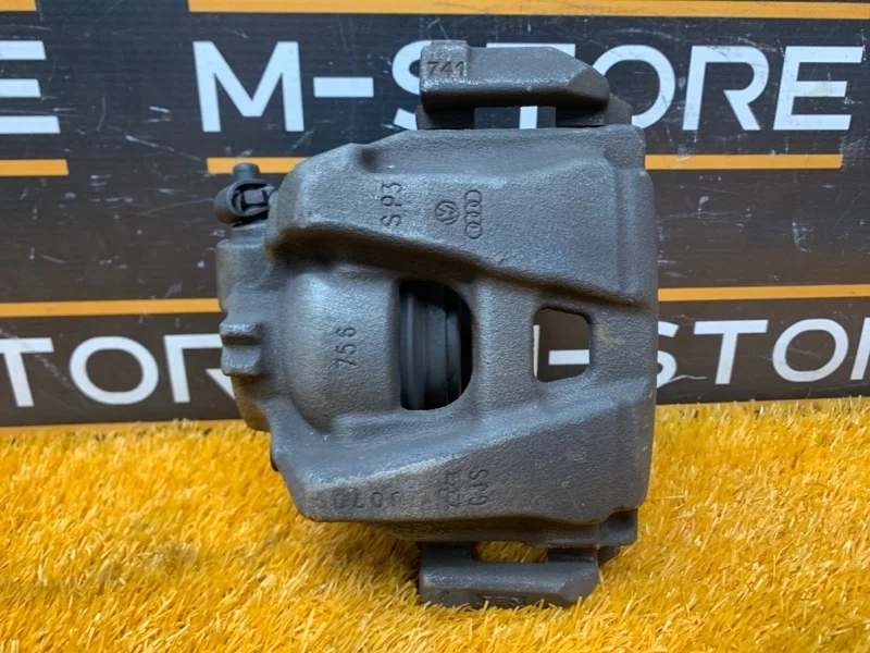 Суппорт Audi A4 2009 8K0615124C B8/8K CDHB, передний правый