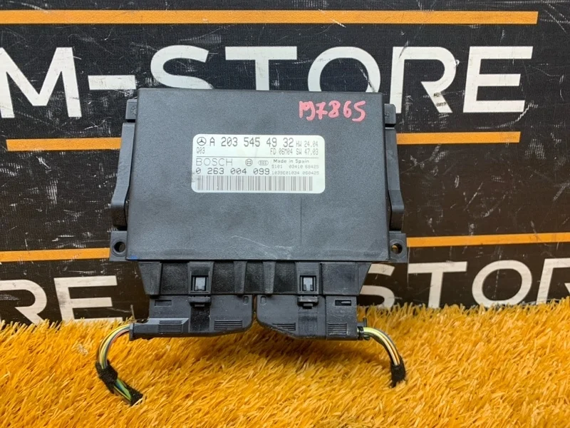 Блок управления парктроником Mercedes-Benz C-Class 2006 A2035454932 W203 271.940