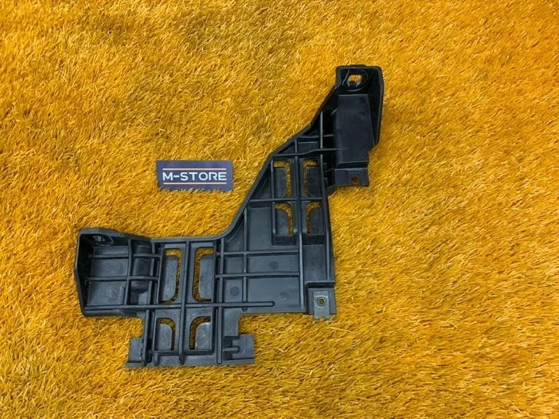 Кронштейн фары Audi Q5 2009 8R0941454 8R CDNC, правый