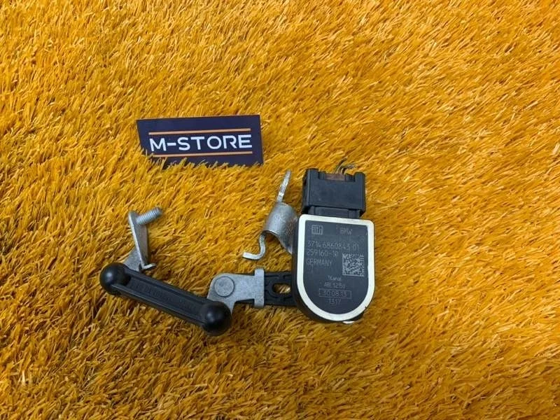 Датчик высоты дорожного просвета Bmw 7-Series 2013 37146860843 F01 N55B30A, передний левый