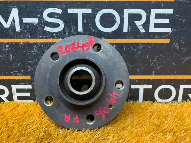 Ступица Audi A4 2013 8K0407615B B8/8K CDNC, передняя правая