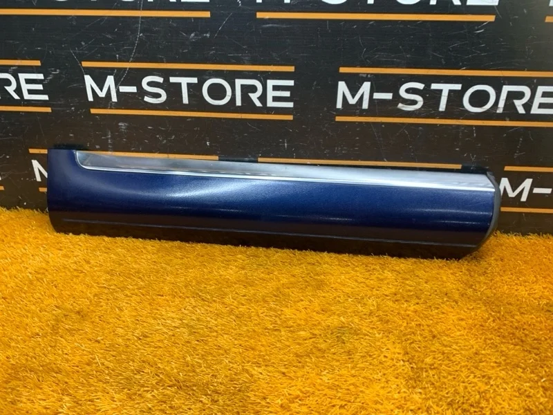 Молдинг на дверь Volkswagen Touareg 2008 7L6839788 7L BHK, задний правый