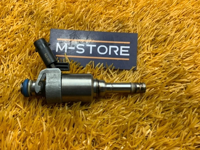 Форсунка топливная Audi A4 2009 06H906036G 8K CDN