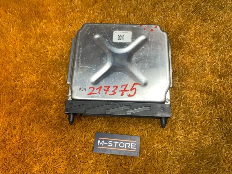 Блок управления двс Volvo V70 30684877 SW61 B5244S