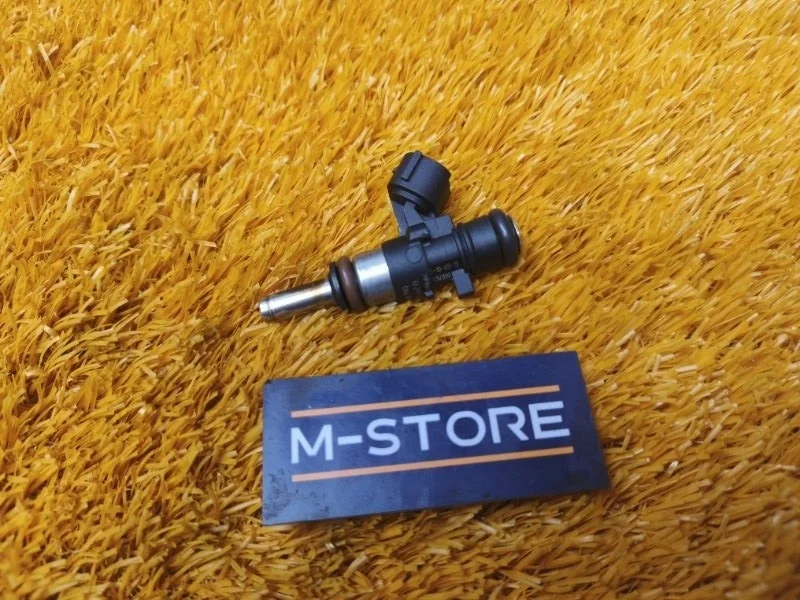 Форсунка топливная Audi Q5 2015 06L906031A 8R CNCD