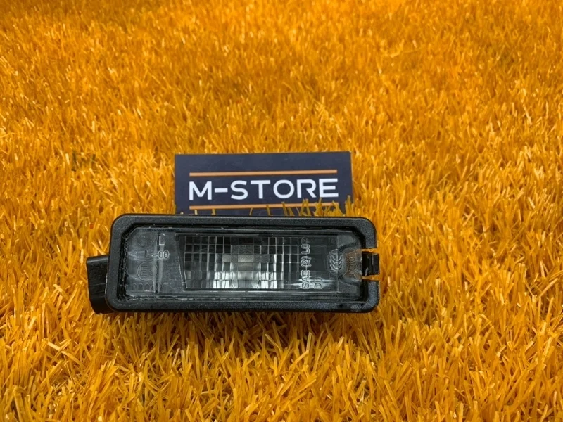 Подсветка номера Volkswagen Passat 2011 1K8943021 B7 CAX