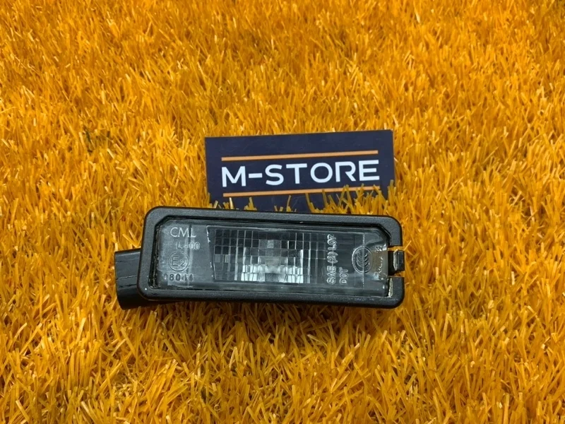 Подсветка номера Volkswagen Passat 2011 1K8943021 B7 CAX