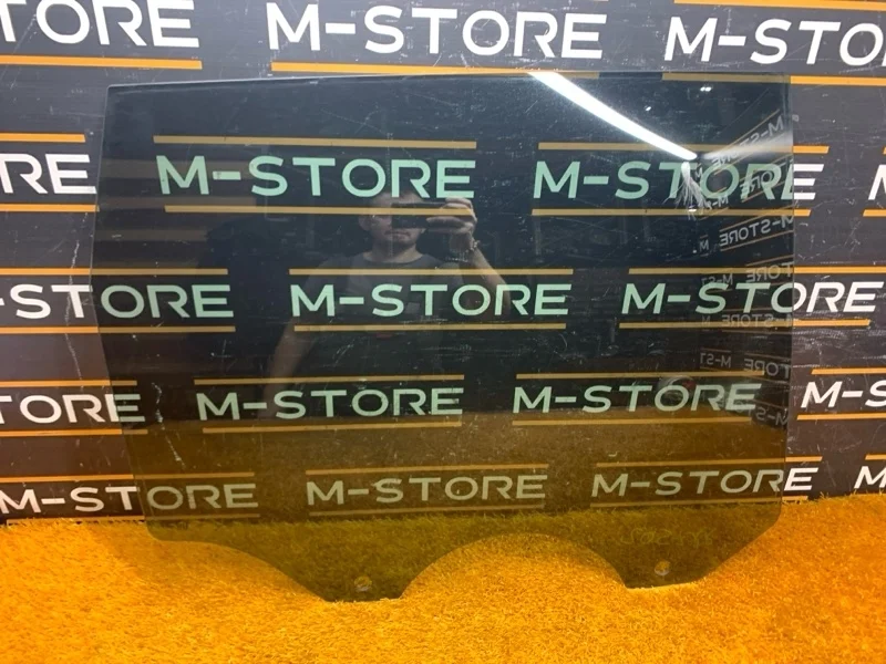 Стекло боковое Porsche Cayenne 2007 95554261211 957 4851, заднее правое