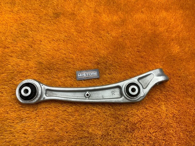 Рычаг подвески нижний Audi Q5 2015 8K0407156C 8R CNCD, передний правый