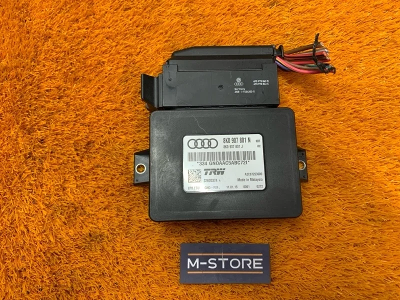 Блок управления стояночным тормозом Audi Q5 2015 8K0907801N 8R CNCD