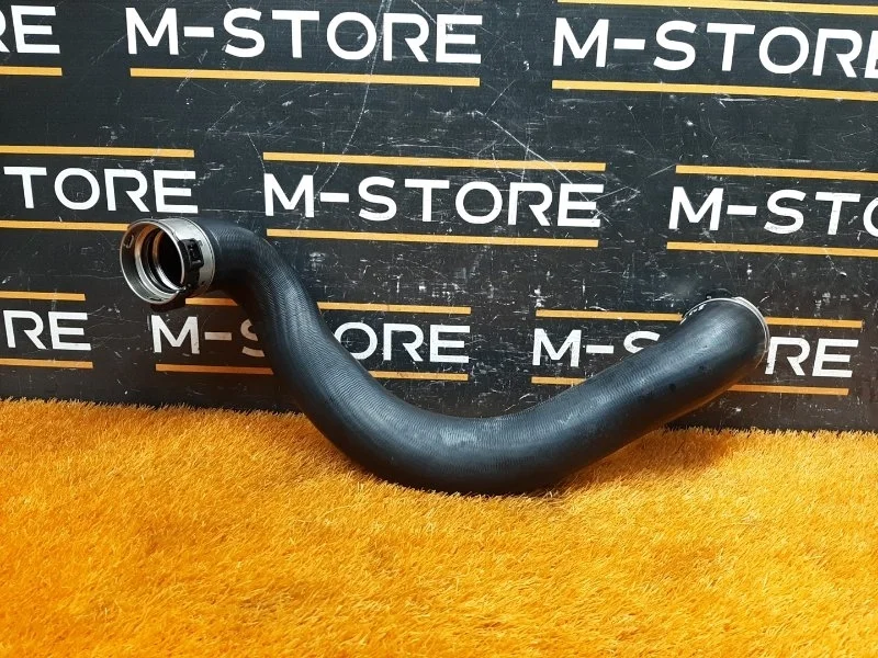 Патрубок интеркулера Mercedes-Benz C-Class 2013 A2045282682 W204 271.820, правый