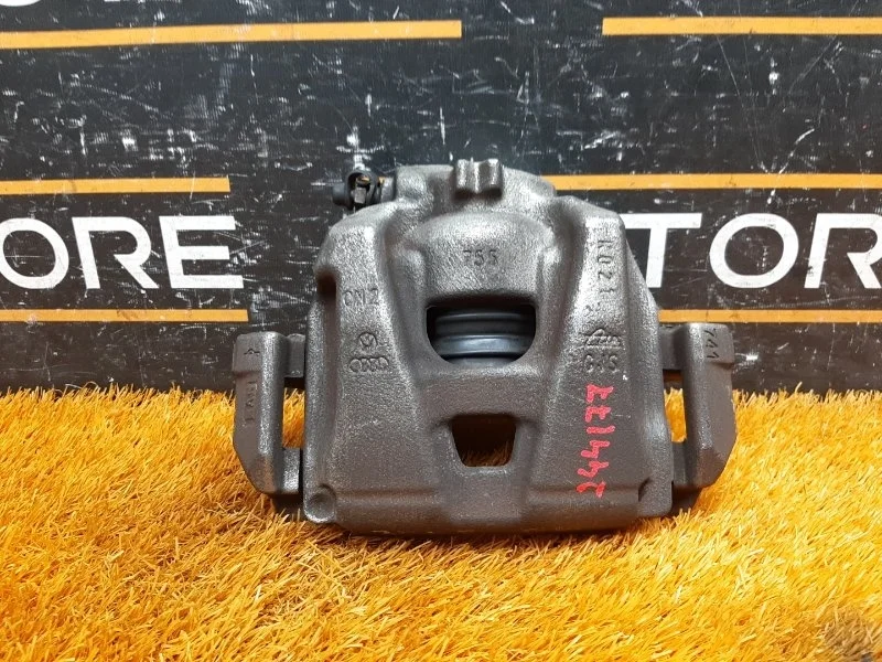 Суппорт Audi A4 2008 8K0615123C B8/8K CABB, передний левый