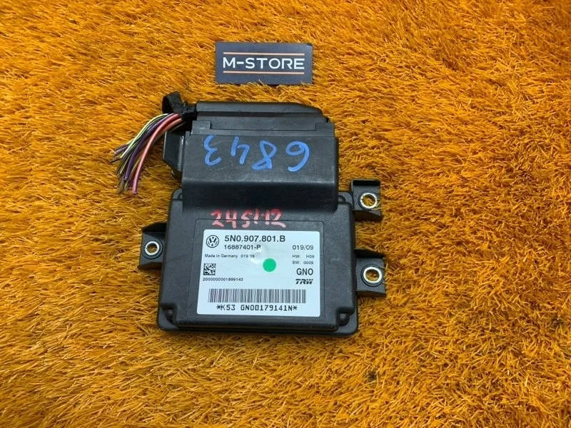 Блок управления стояночным тормозом Volkswagen Tiguan 2009 5N0907801B 5N CAWA