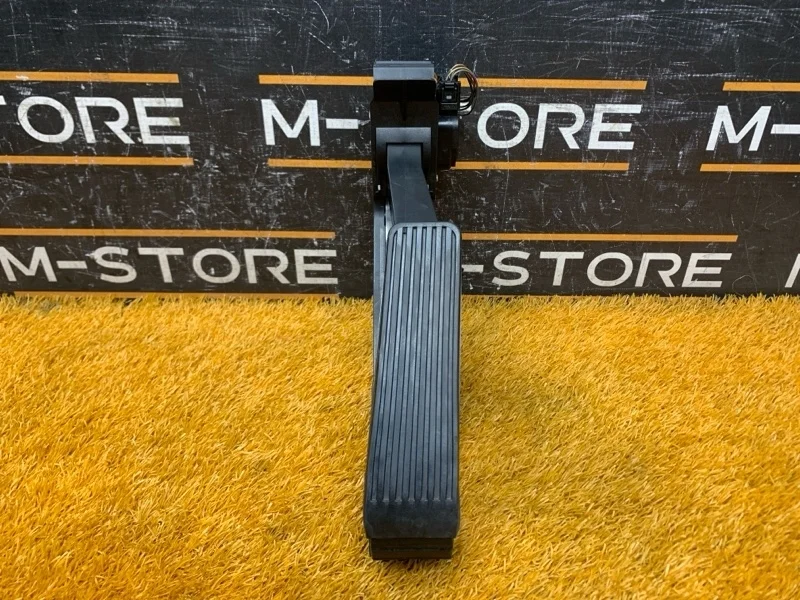 Педаль газа Mercedes-Benz S-Class 2005 A2203000104 W221 273.961