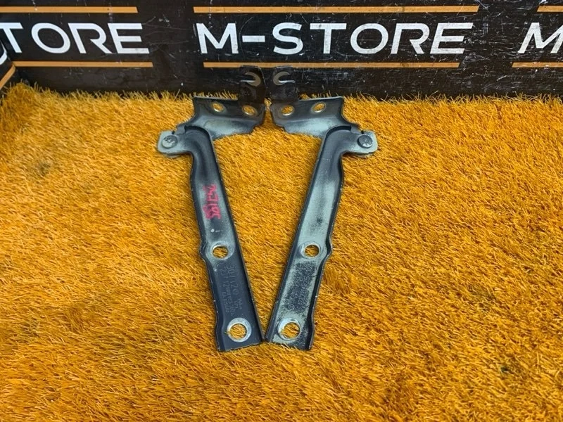 Петля капота Volkswagen Tiguan 2012 5N0823301A 5N CCZD