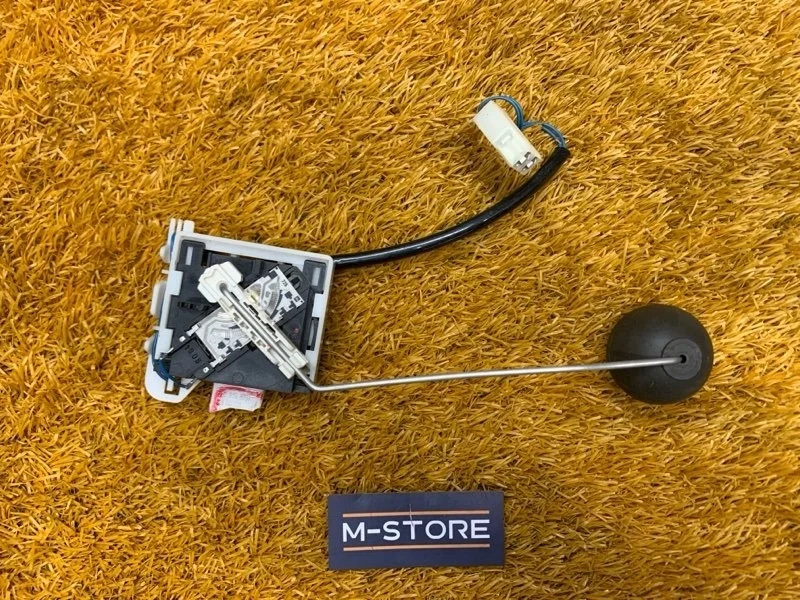 Датчик уровня топлива Volkswagen Touareg 7L0919673F 7L, правый