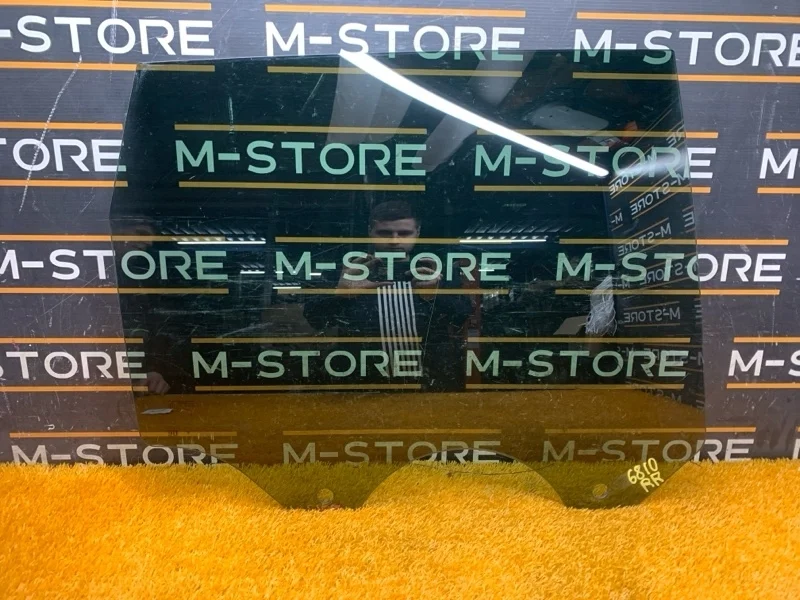 Стекло боковое Porsche Cayenne 2008 95554261211 957 M5501, заднее правое