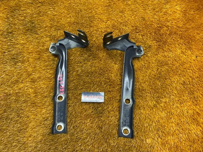 Петля капота Volkswagen Tiguan 2014 5N0823301A 5N CTHD