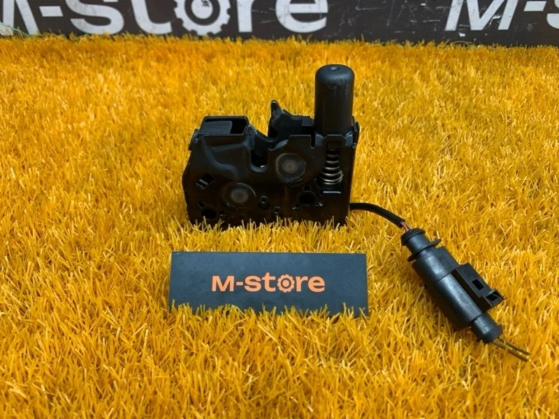 Замок капота Audi A1 2012 8X0823509B 8X CAXA, передний правый