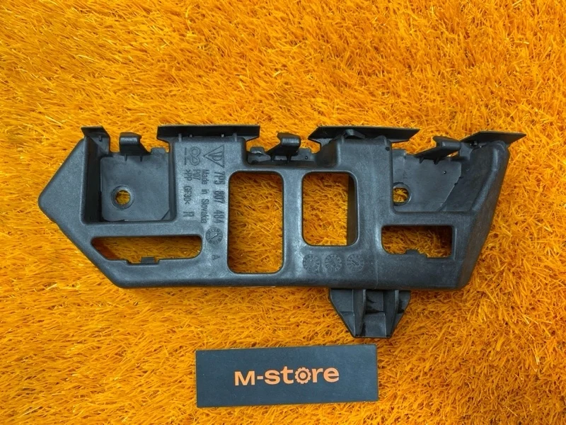 Крепление бампера Porsche Cayenne 2013 7P5807484A 958 5502, заднее правое