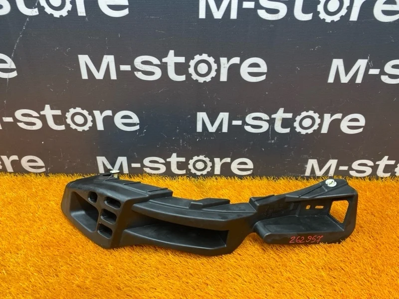 Крепление бампера Porsche Cayenne 2013 7P5807394A 958 5502, заднее правое