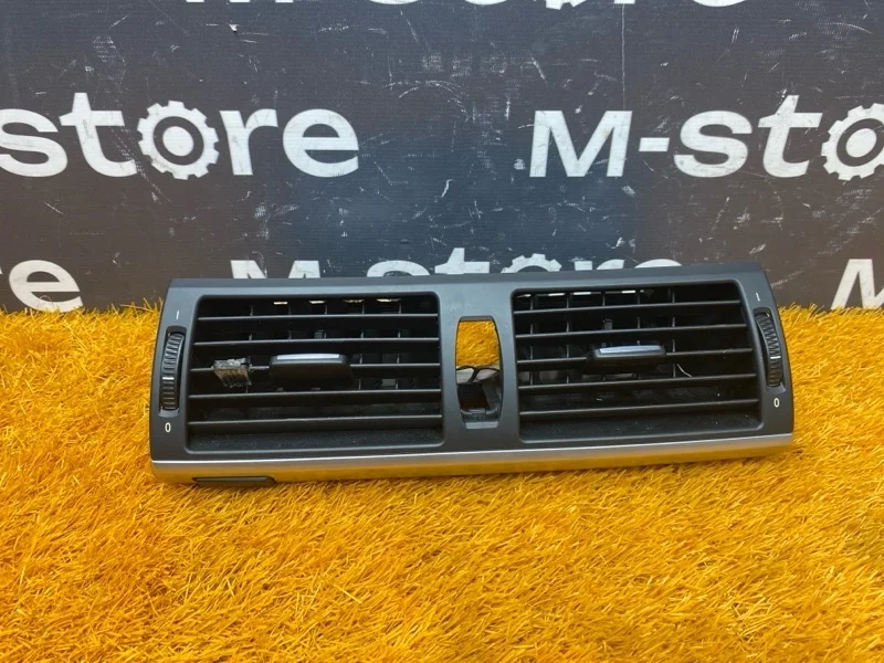 Дефлектор воздушный Bmw X5 2009 7161801 E70 N52B30, передний