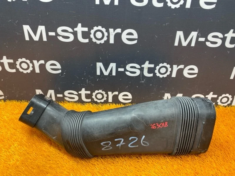 Патрубок воздушного фильтра Bmw 7-Series 2011 13717582310 F01 N54B30A