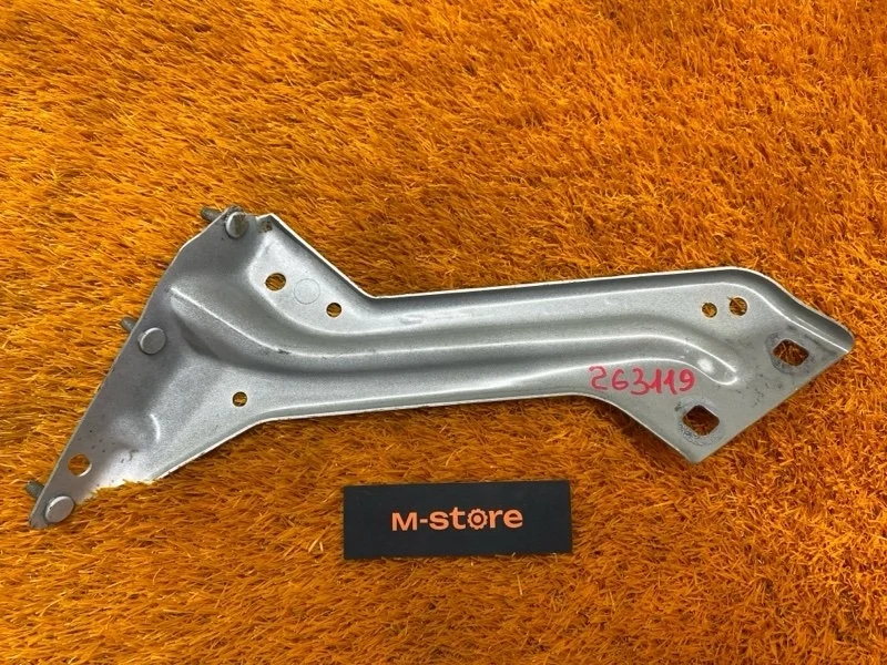 Крепление крыла Audi Q5 2013 8R0821136 8R CNCD, переднее правое