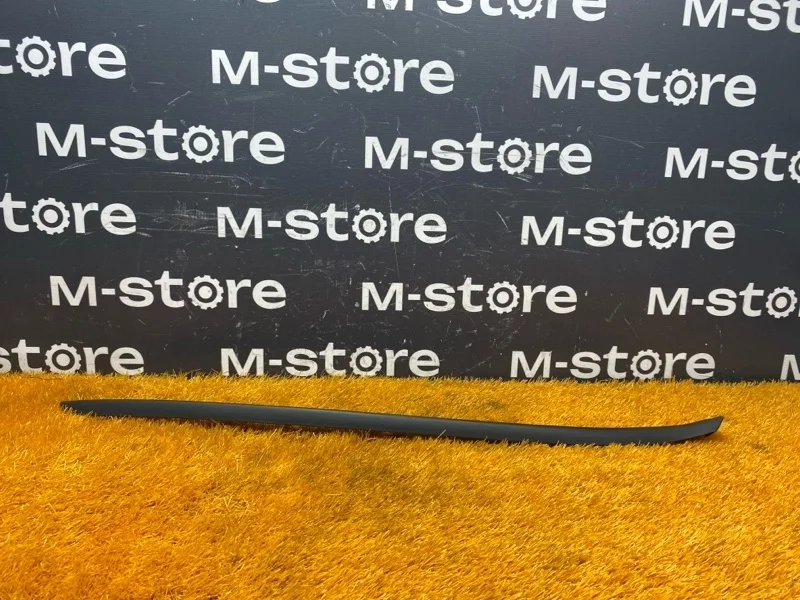 Молдинг лобового стекла Audi Q5 2013 8R0854328A 8R CNCD, правый