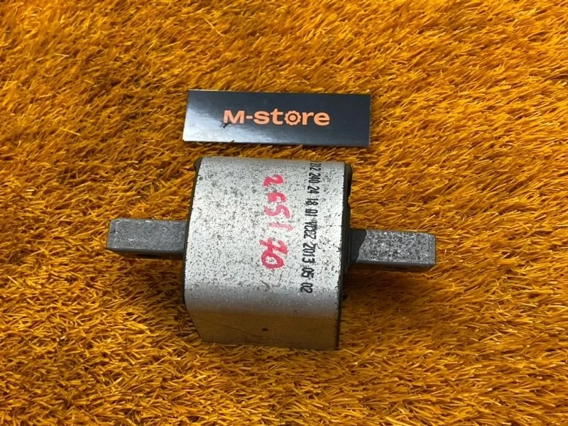 Подушка кпп Mercedes-Benz E-Class 2013 A2122402418 W212 274.920