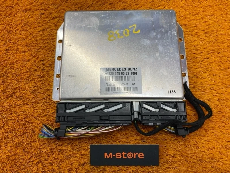 Блок управления пневмоподвеской Mercedes-Benz S-Class 1998 A2205450032 W220 112.944