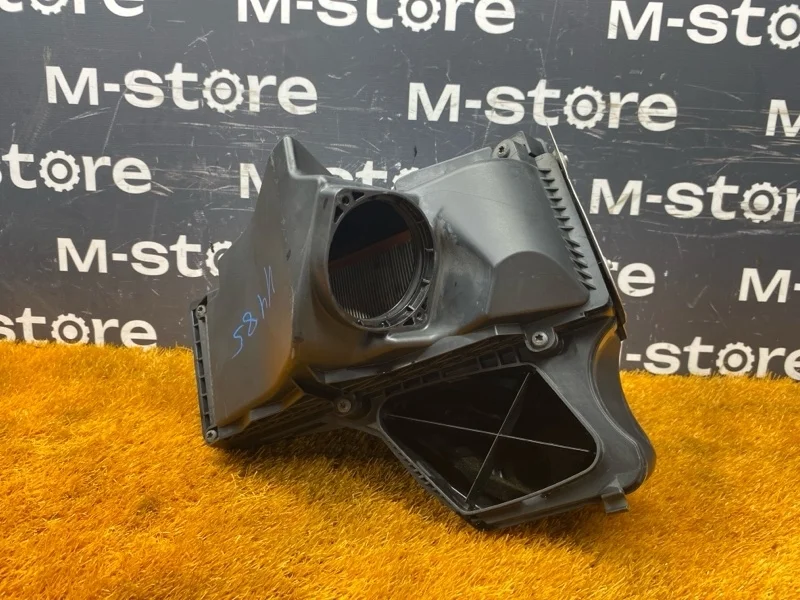 Корпус воздушного фильтра Audi A4 2009 8R0133835E B8/8K CDN