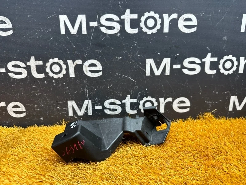 Крепление бампера Audi Q5 2011 8R0807284C 8R CDN, переднее правое