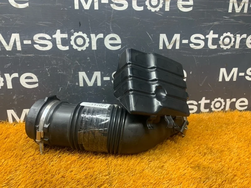 Патрубок воздушного фильтра Audi A6 2006 06E129629E C6/4F BDW