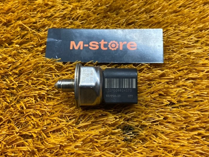 Датчик давления топлива Audi Q5 2010 03C906051D 8R CAL