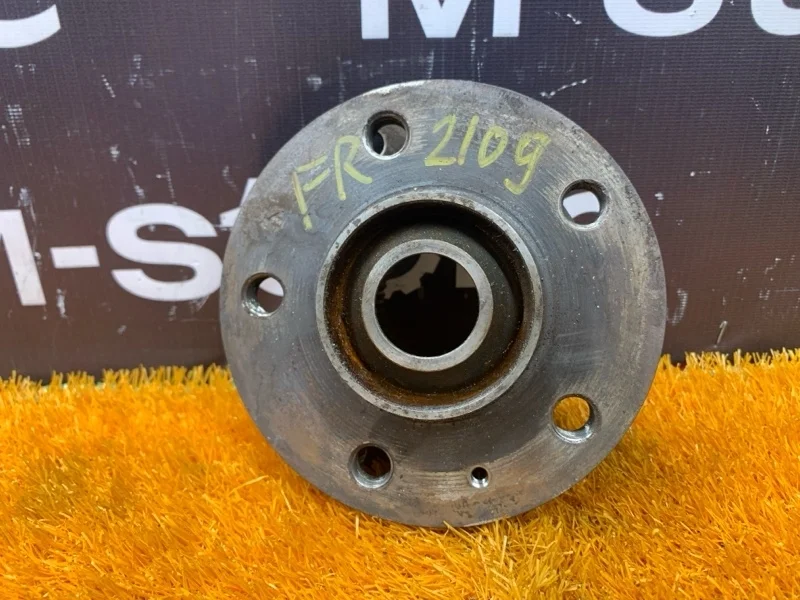 Ступица Audi Q5 2011 8K0407615B 8R CDN, передняя правая