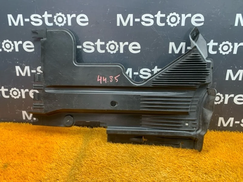 Защита днища кузова Audi A4 2009 8K0825216F B8/8K CDN, задняя правая