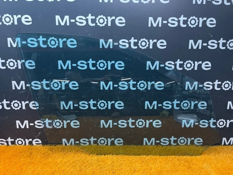 Стекло боковое Mercedes-Benz M-Class 2011 A1647250000 W164 272.967, переднее правое