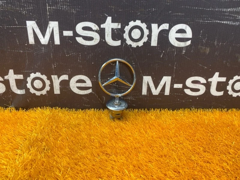 Эмблема на капот Mercedes-Benz E-Class 2008 A2218800086 W211 272.943, передняя