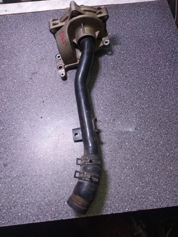 Помпа водяная Hyundai Santa Fe DM