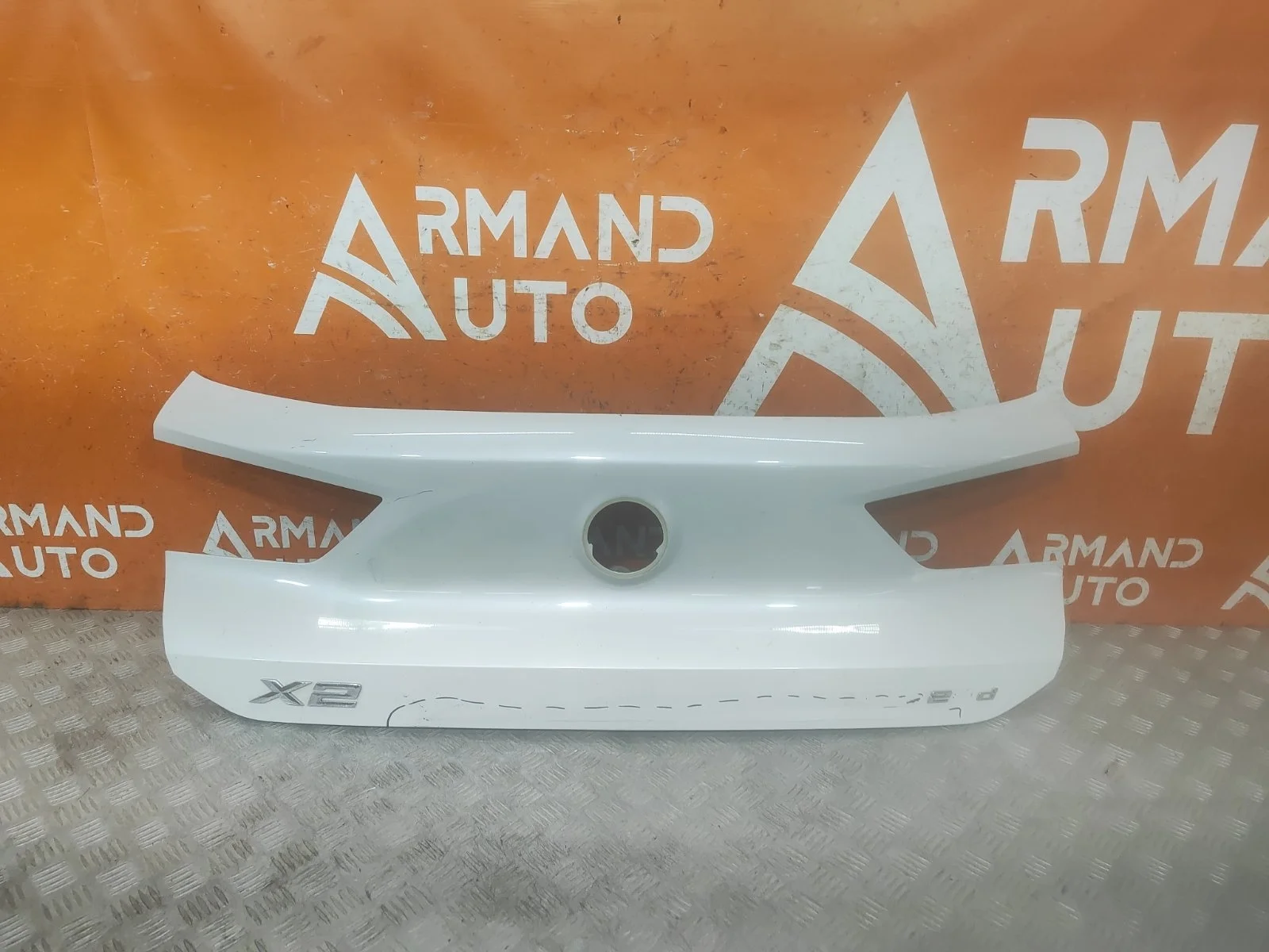 Накладка двери багажника BMW X2 2017-нв F39