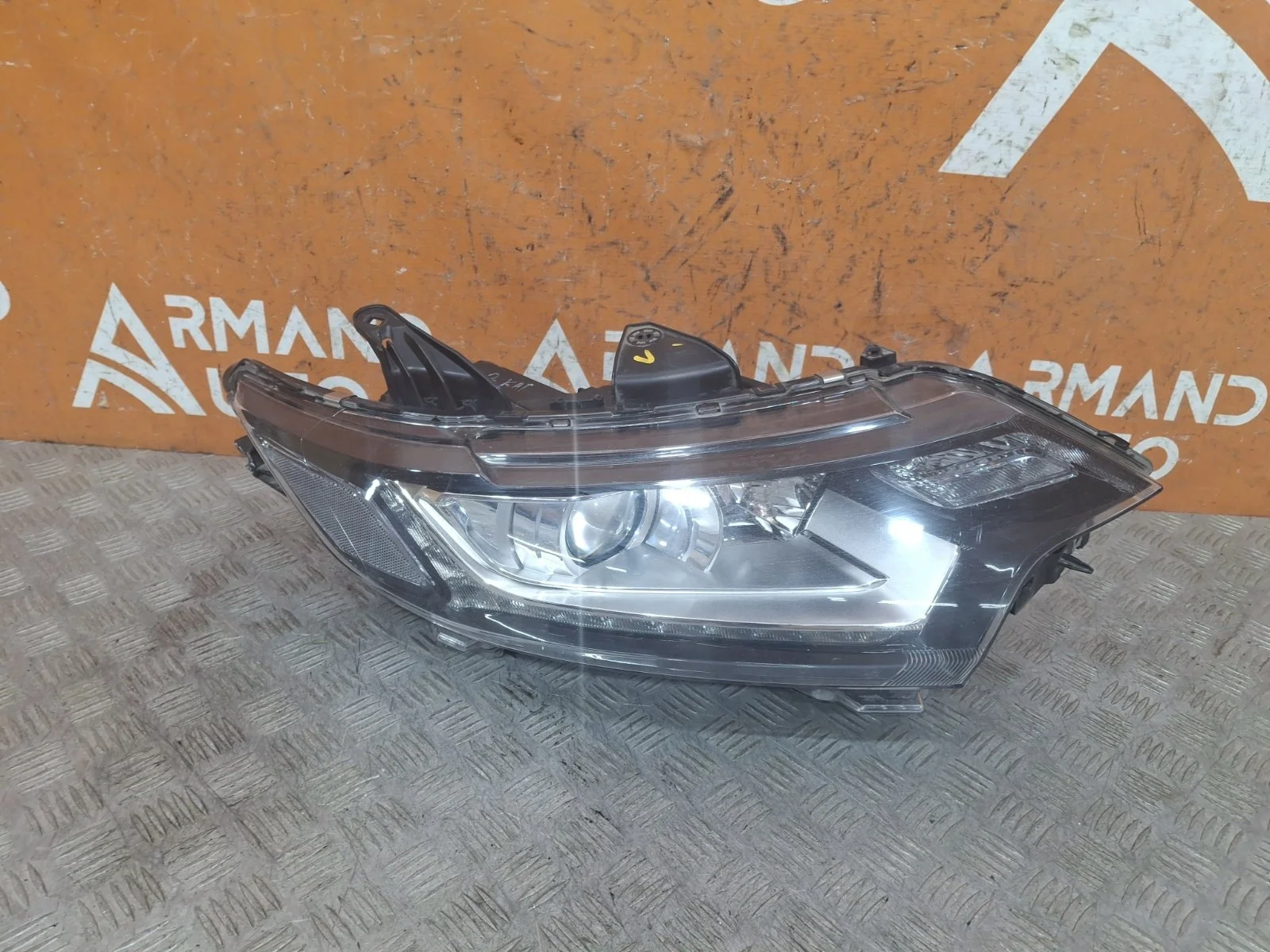 Фара Mitsubishi Outlander 2015-нв 3