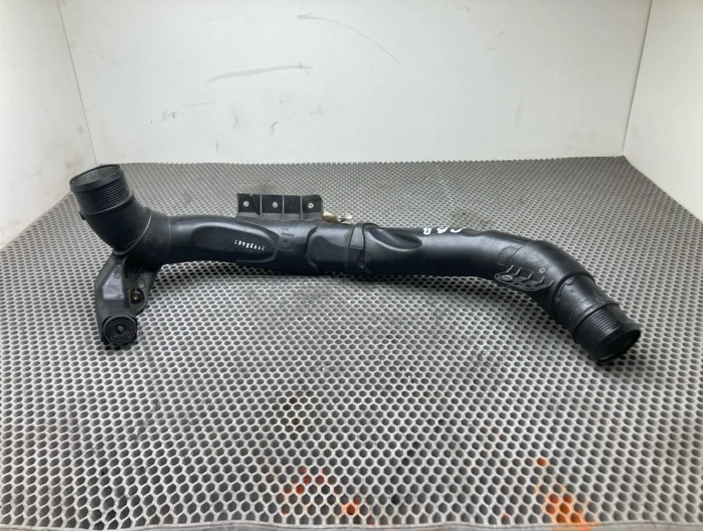 Патрубок интеркулера Volkswagen Passat 2009 B6