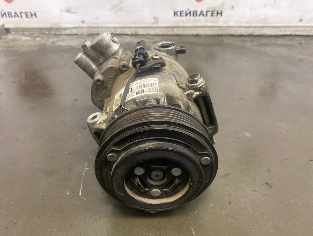 Компрессор кондиционера Opel Astra 2012 J